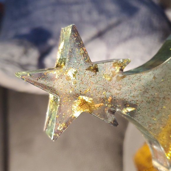 Epoxy Resin Christmas Tree Table Top Decoration - Picture 5 of 6